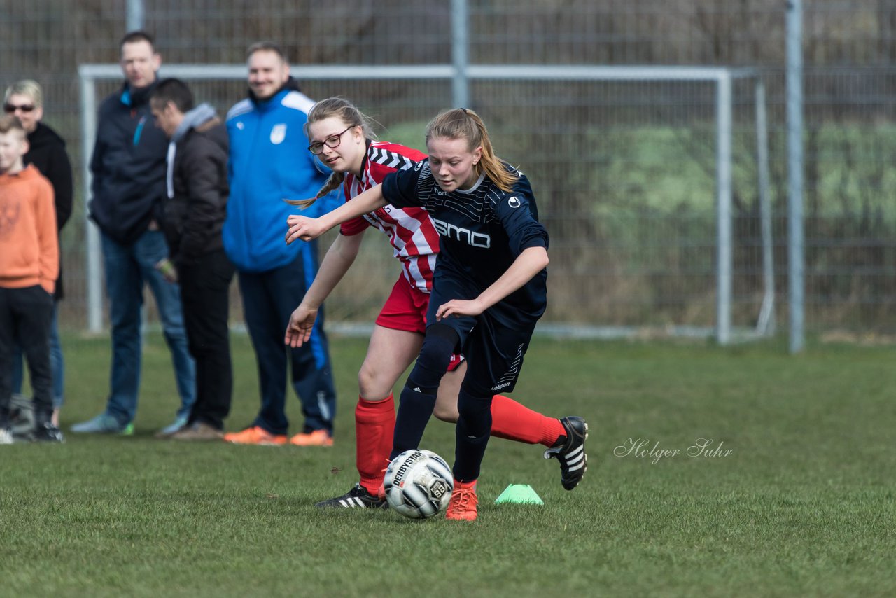 Bild 124 - C-Juniorinnen TSV Zarpen - TuS Tensfeld : Ergebnis: 2:1